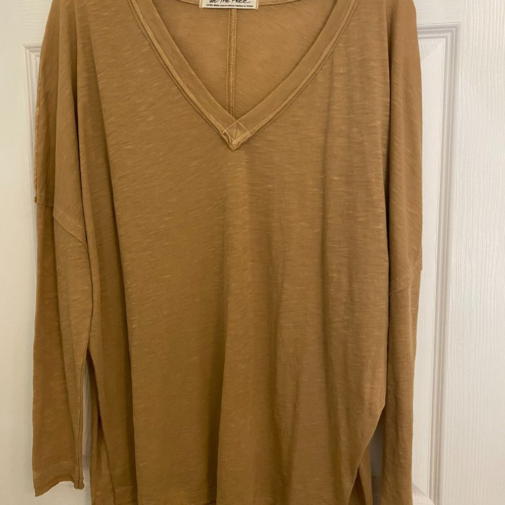 NWOT We The Free pullover top, Size XS, Oversized